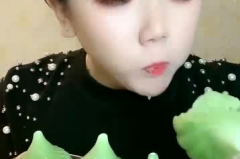 吃抹茶味的小姐姐图片,邂逅清新小姐姐