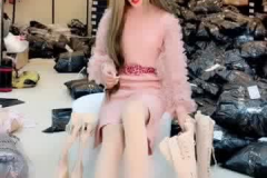 斗鱼的小姐姐挑鞋,潮流与舒适的完美融合